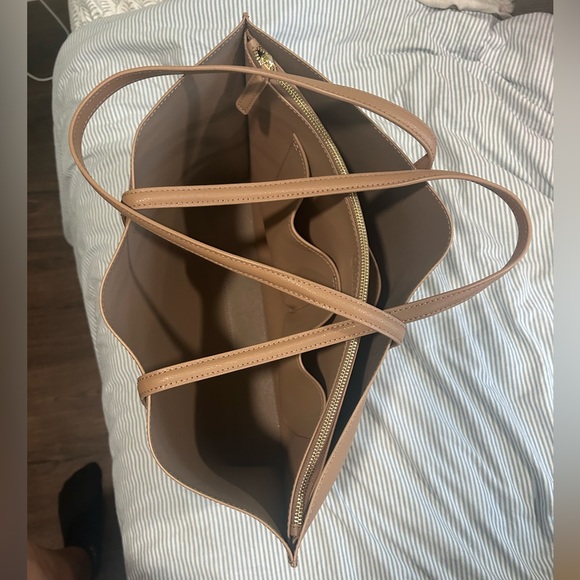 Quince Italian Leather Triple Compartment Shopper Tote - Picture 5 of 9